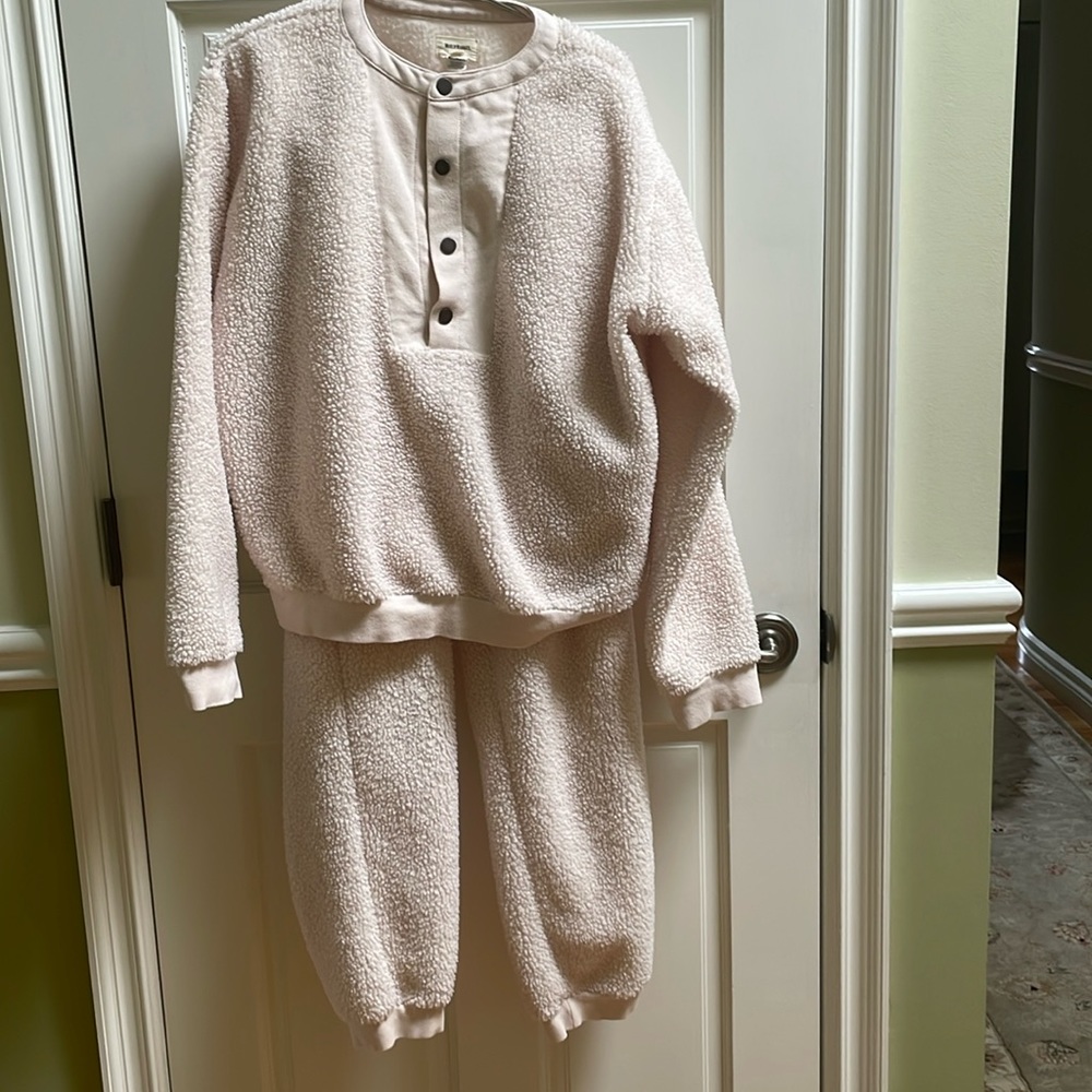 World Market Ivory Teddy Fleece Lounge set Joggers with pockets S/M Top 0/S